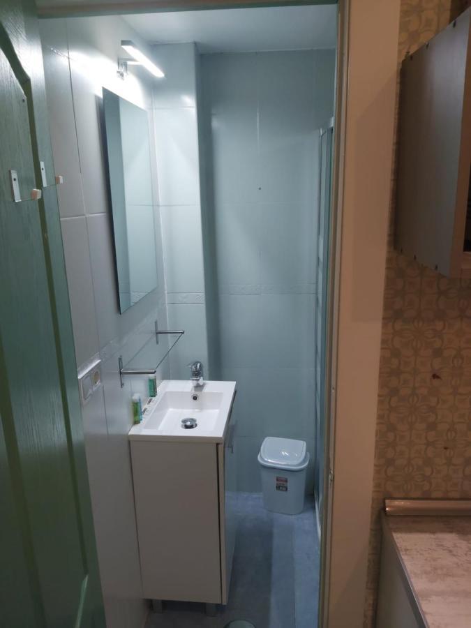 Cozy Studio Reina Sofia Amparo Apartment Madrid Ngoại thất bức ảnh